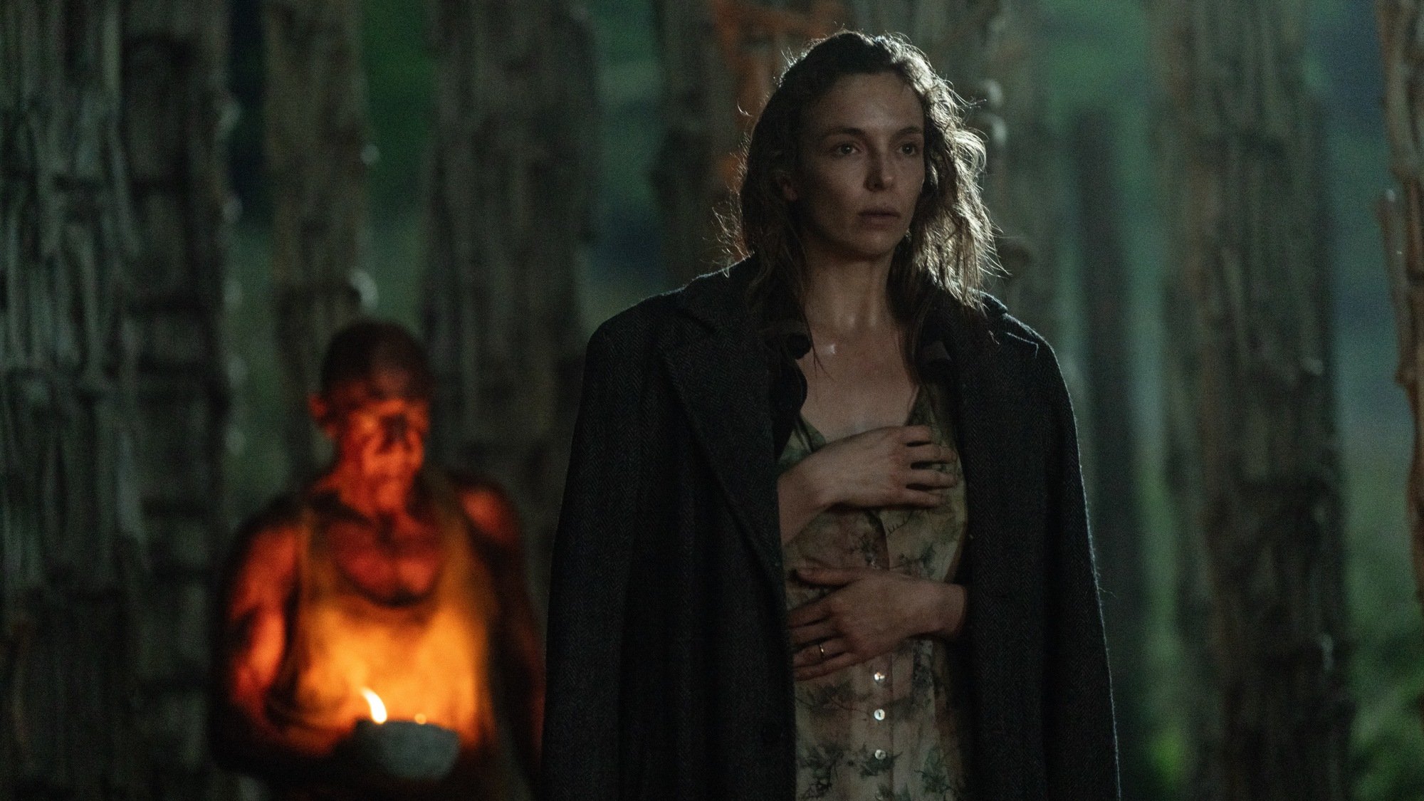 Jodie Comer and Ralph Fiennes muse in "28 Years Later."