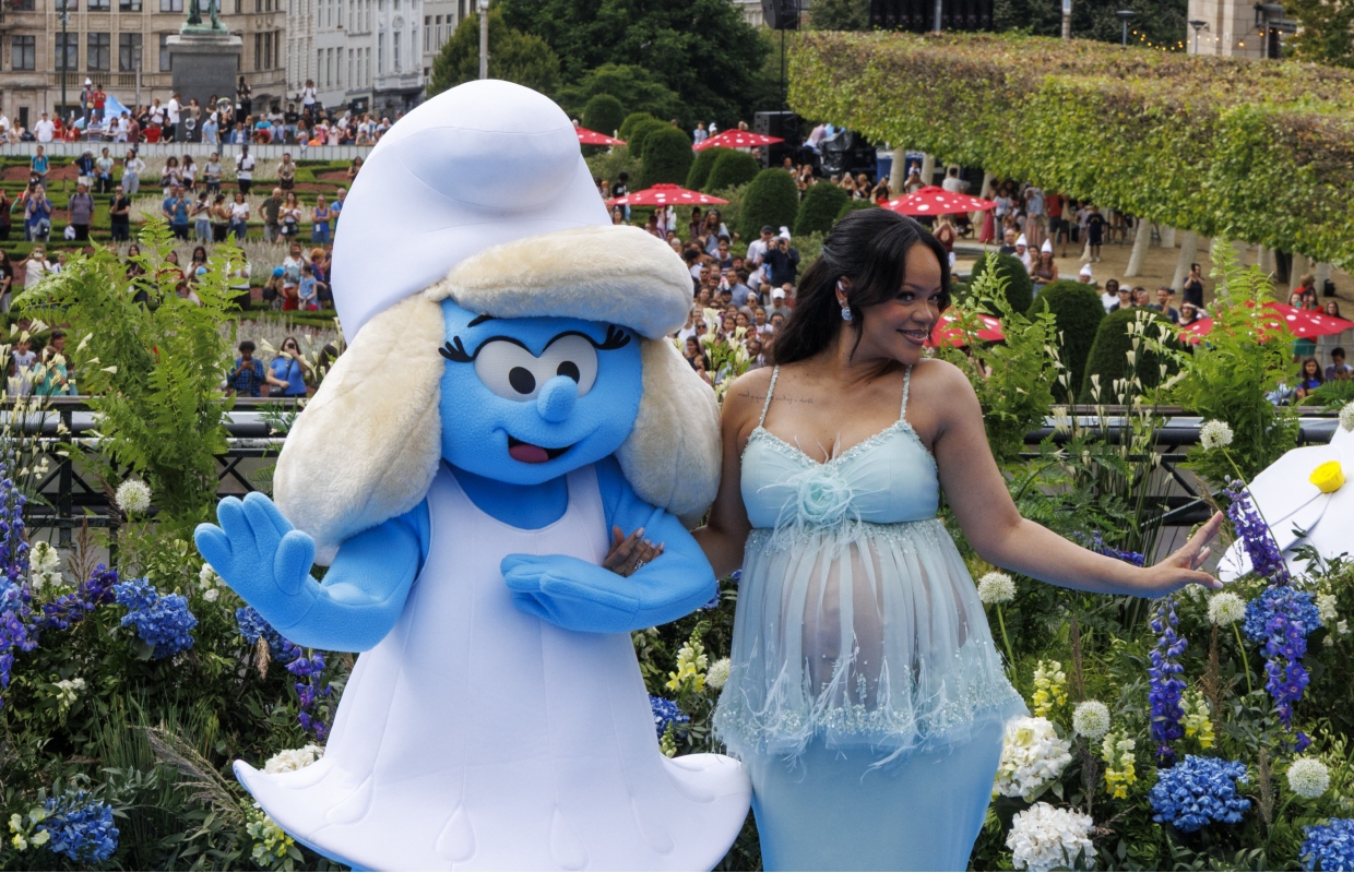 Rihanna Smurfette Smurfs premire Brussels Belgium