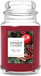 Red Yankee candle in scent "Red Apple Wreath"