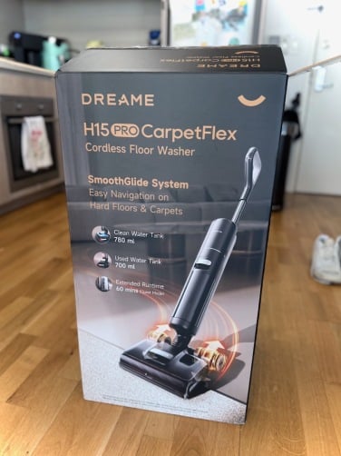 unboxing the Dreame H15 Pro CarpetFlex
